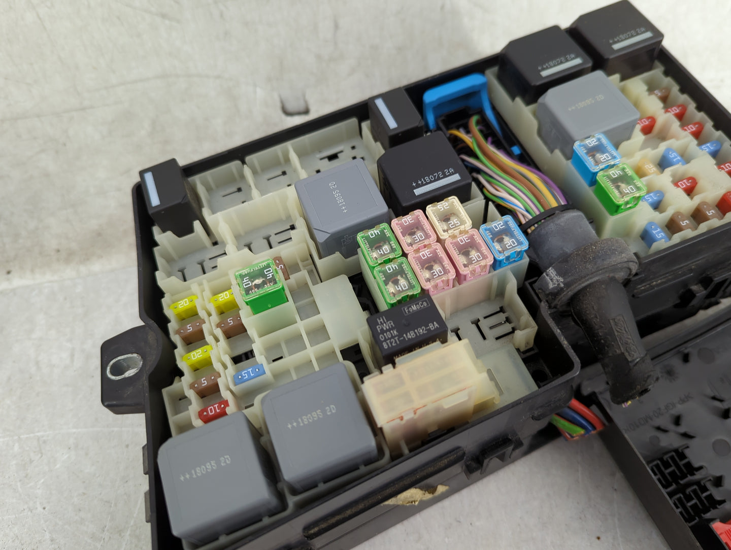 2018 Ford Escape Fusebox Fuse Box Panel Relay Module P/N:AV6T-14A142-AB Fits OEM Used Auto Parts - Oemusedautoparts1.com