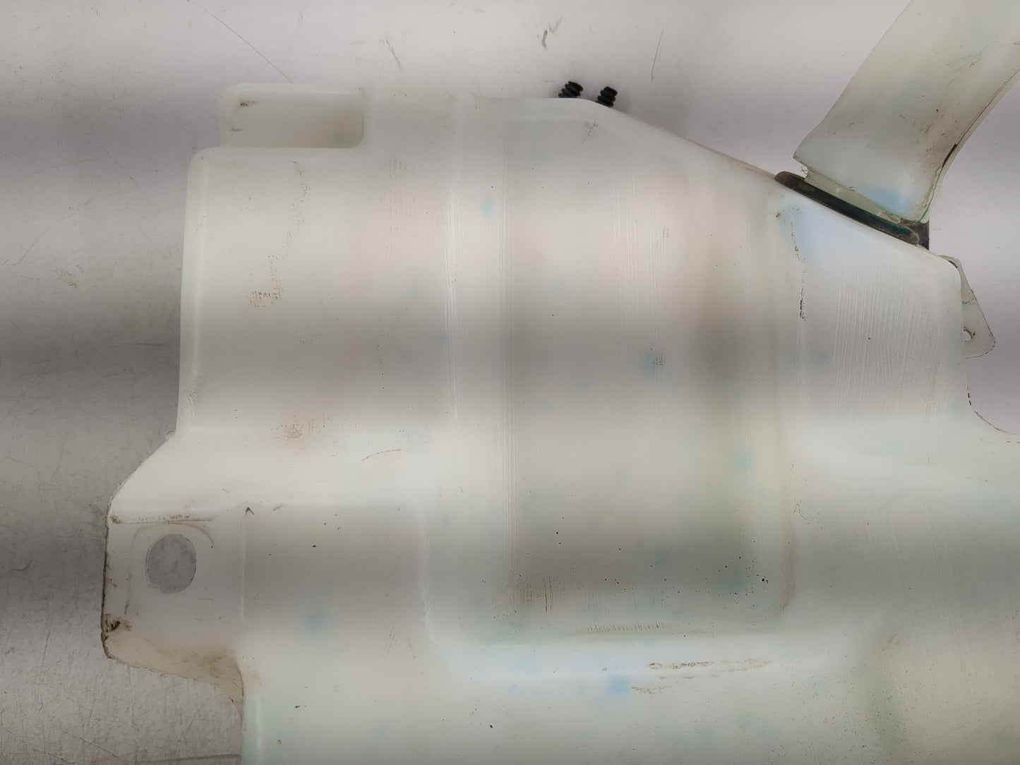 2015-2019 Ford Escape Windshield Washer Fluid Reservoir Bottle Oem - Oemusedautoparts1.com