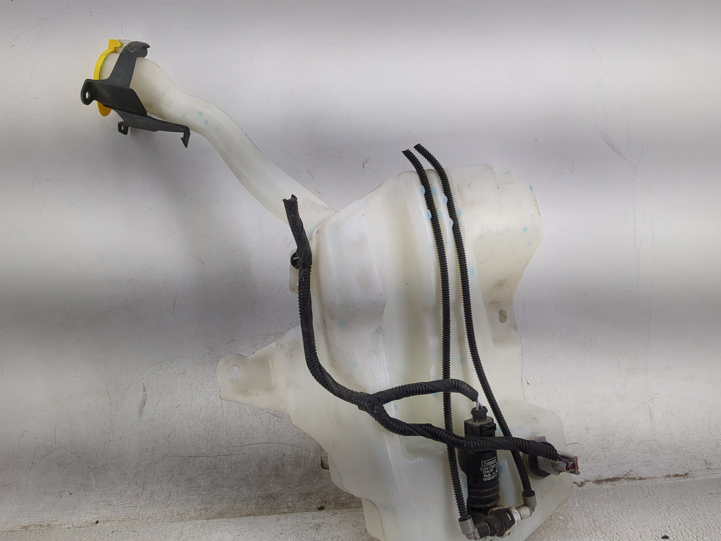 2015-2019 Ford Escape Windshield Washer Fluid Reservoir Bottle Oem - Oemusedautoparts1.com