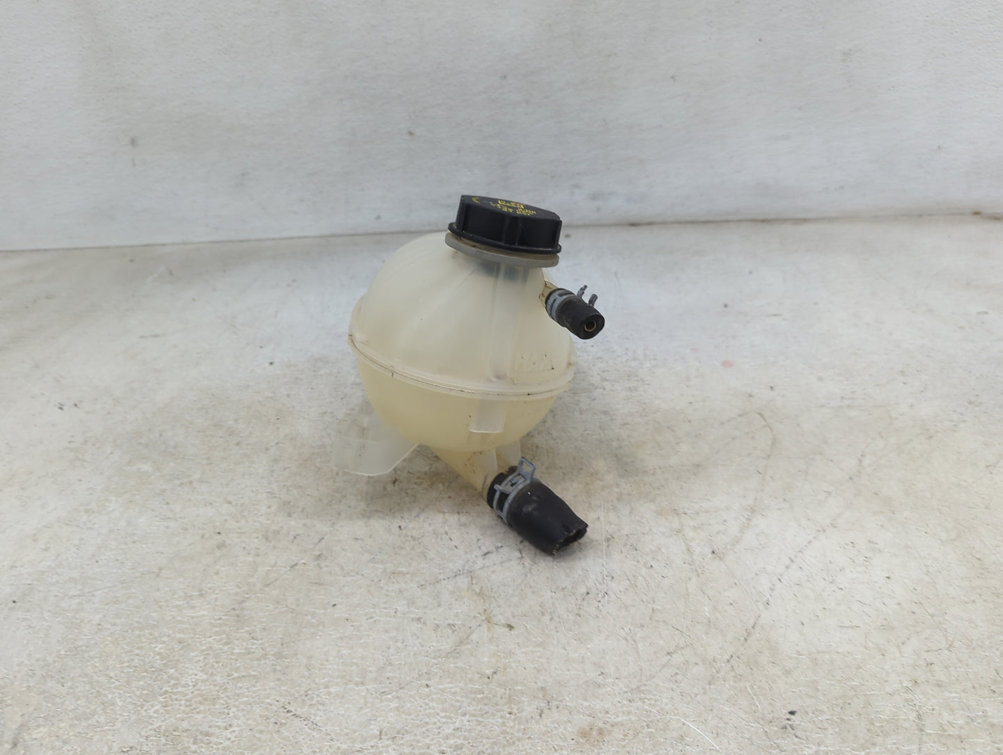 2017-2019 Ford Escape Radiator Coolant Overflow Expansion Tank Bottle 1460039 - Oemusedautoparts1.com