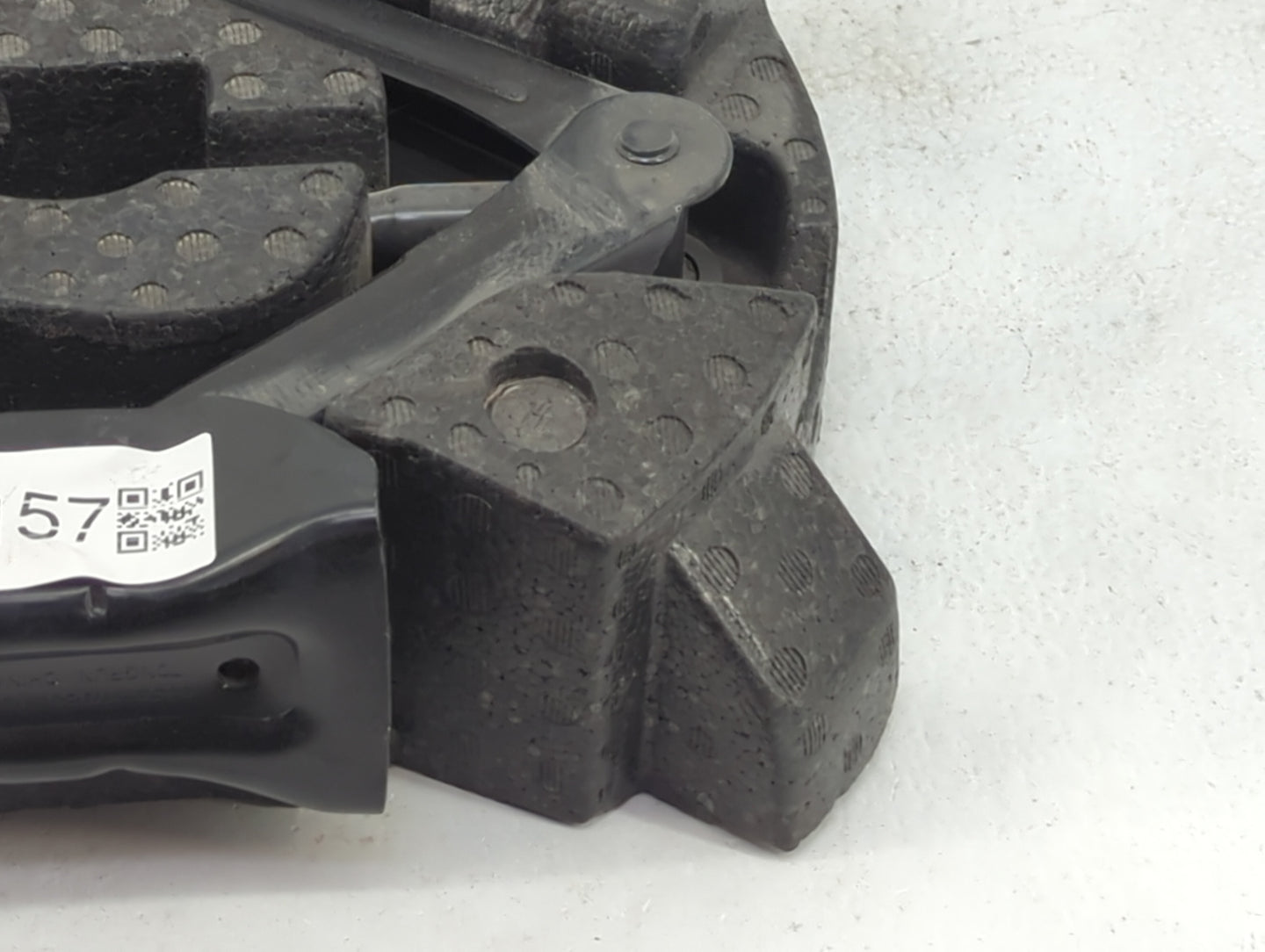 2018 Ford Escape Spare Scissor Car Jack 1460157 - Oemusedautoparts1.com