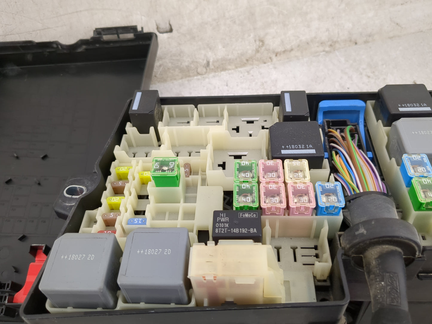 2018 Ford Escape Fusebox Fuse Box Panel Relay Module P/N:8T2T-14B192-BA Fits OEM Used Auto Parts - Oemusedautoparts1.com