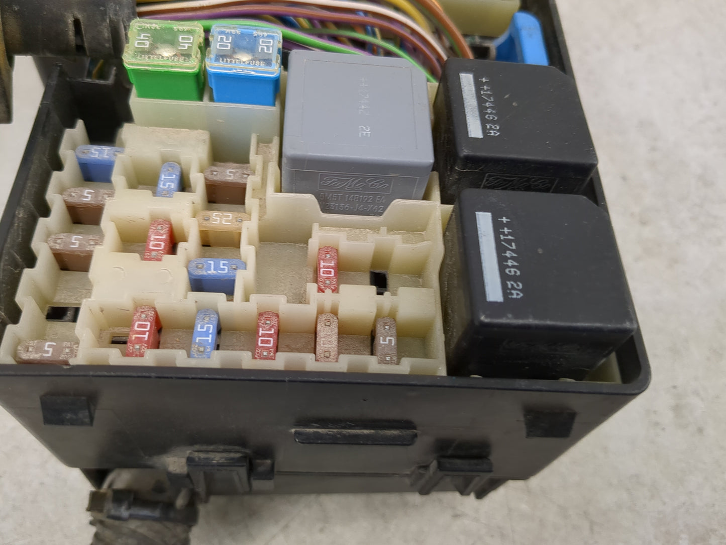 2018 Ford Escape Fusebox Fuse Box Panel Relay Module P/N:AV6T-14A142-AB Fits OEM Used Auto Parts - Oemusedautoparts1.com