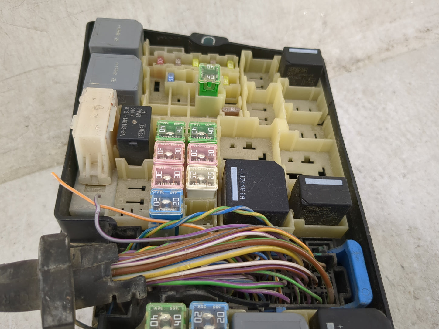2018 Ford Escape Fusebox Fuse Box Panel Relay Module P/N:AV6T-14A142-AB Fits OEM Used Auto Parts - Oemusedautoparts1.com