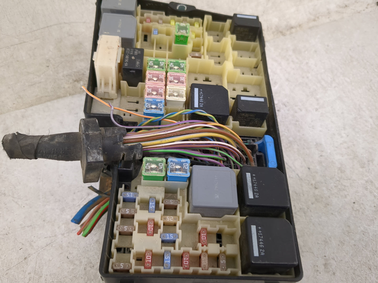 2018 Ford Escape Fusebox Fuse Box Panel Relay Module P/N:AV6T-14A142-AB Fits OEM Used Auto Parts - Oemusedautoparts1.com