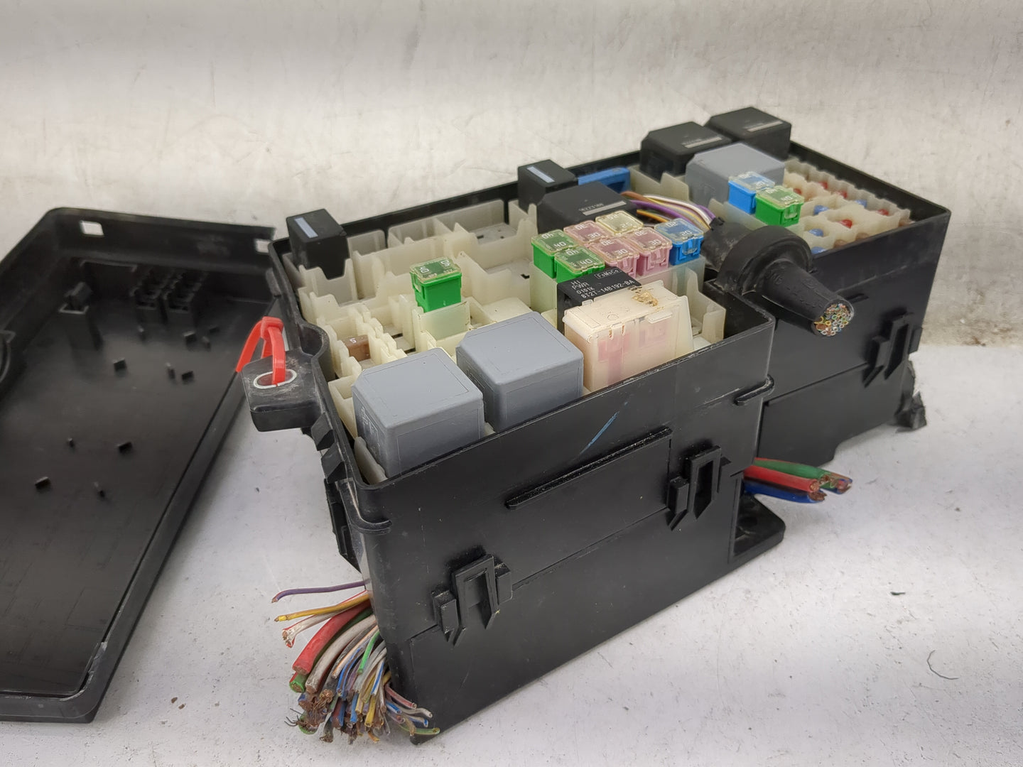 2019-2019 Ford Escape Fusebox Fuse Box Relay Module 1460516 - Oemusedautoparts1.com