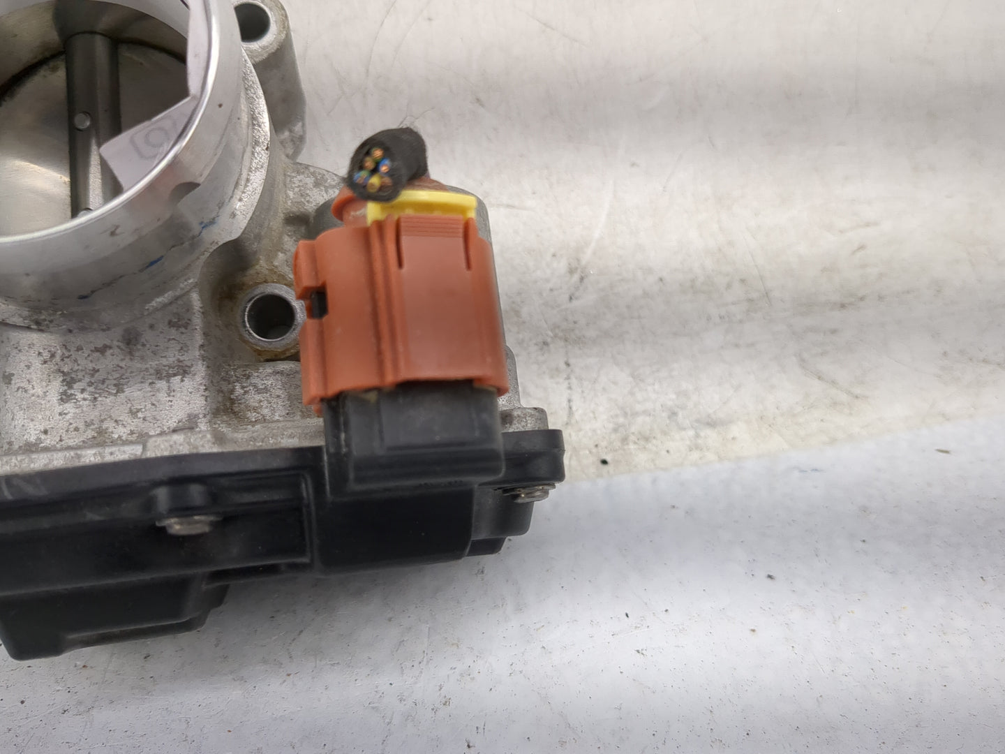 2017-2019 Ford Escape Throttle Body P/N:DS7G-9F991-CA Fits Fits 2014 2015 2016 2017 2018 2019 2020 OEM Used Auto Parts - Oem