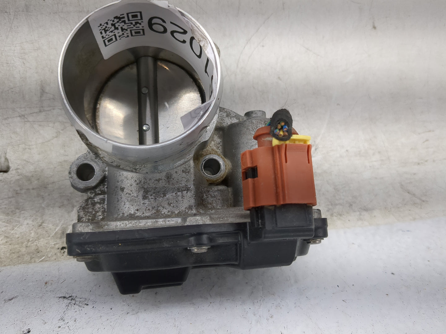 2017-2019 Ford Escape Throttle Body P/N:DS7G-9F991-CA Fits Fits 2014 2015 2016 2017 2018 2019 2020 OEM Used Auto Parts - Oem