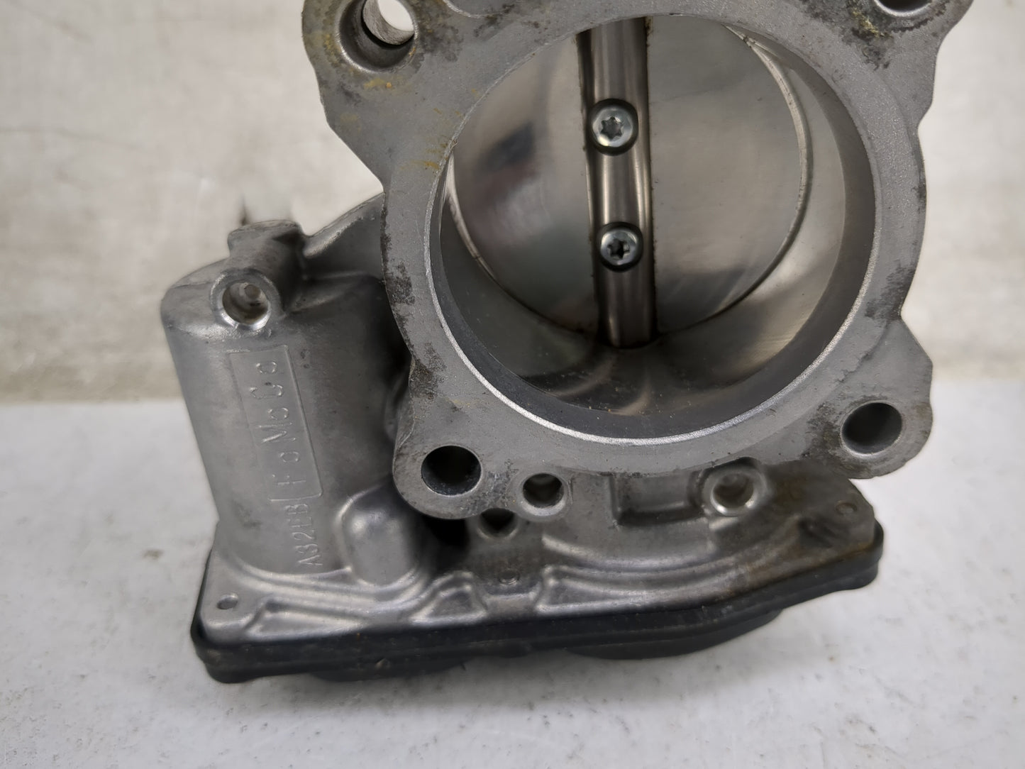 2017-2019 Ford Escape Throttle Body P/N:DS7G-9F991-CA Fits Fits 2014 2015 2016 2017 2018 2019 2020 OEM Used Auto Parts - Oem