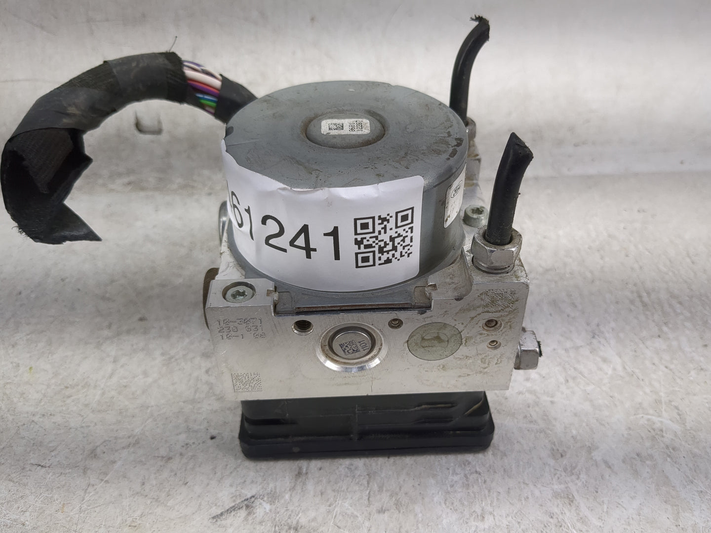 2017-2019 Ford Escape ABS Pump Control Module Replacement P/N:GV61-2C405-CJ Fits Fits 2017 2018 2019 OEM Used Auto Parts - O