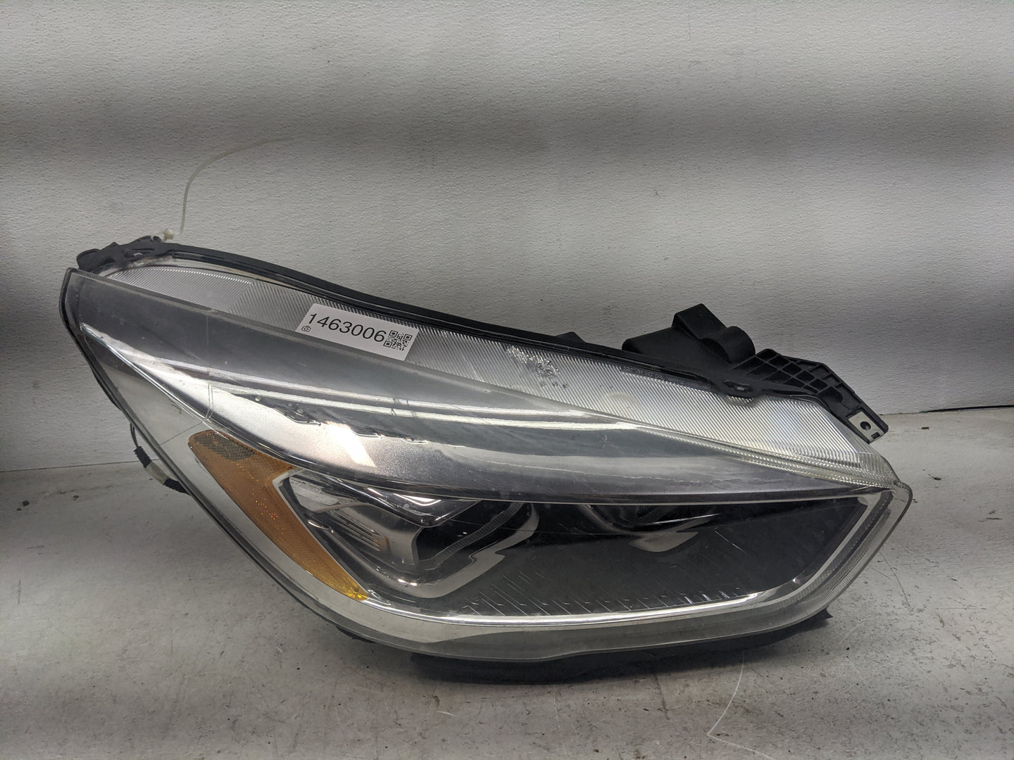 2017-2019 Ford Escape Passenger Right Oem Head Light Headlight Lamp 1463006 - Oemusedautoparts1.com