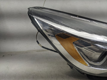 2017-2019 Ford Escape Passenger Right Oem Head Light Headlight Lamp 1463006