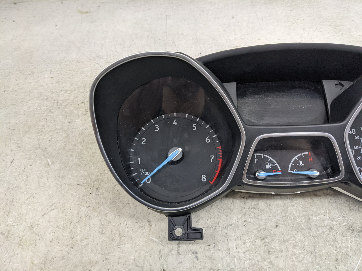 2018 Ford Escape Instrument Cluster Speedometer Gauges P/N:JJ5T-10849-TC J5T-10849-TA Miles:70K Fits OEM Used Auto Parts - O