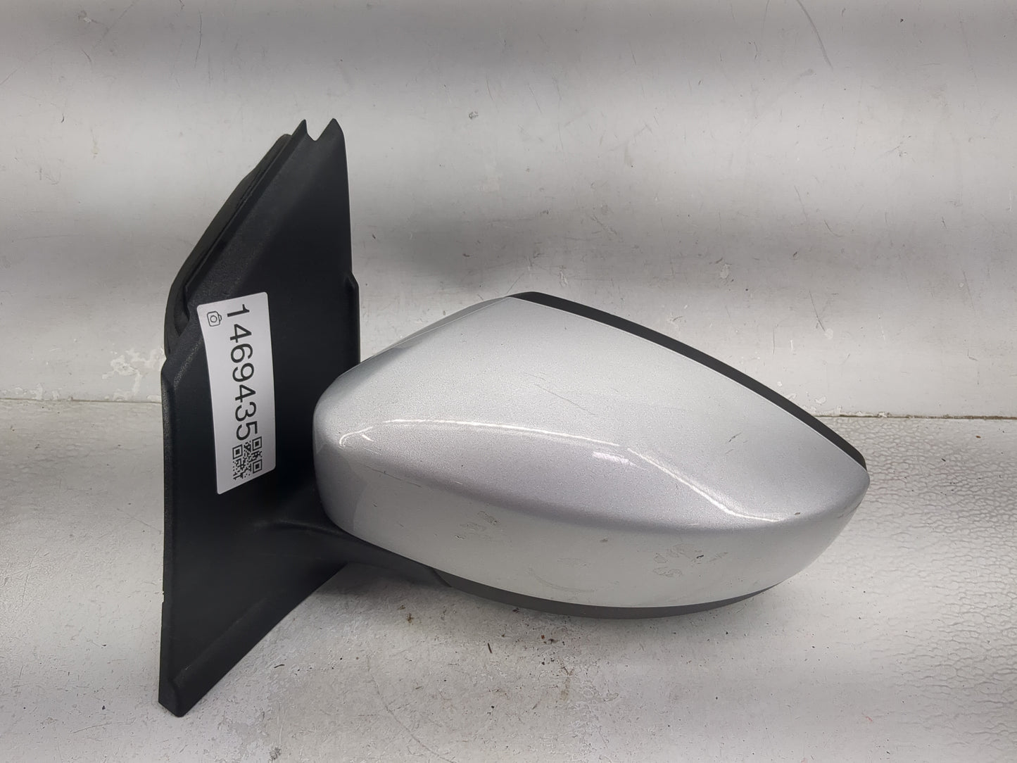 2017-2019 Ford Escape Driver Side View Mirror - Left Door Mirror OEM Used - Oemusedautoparts1.com
