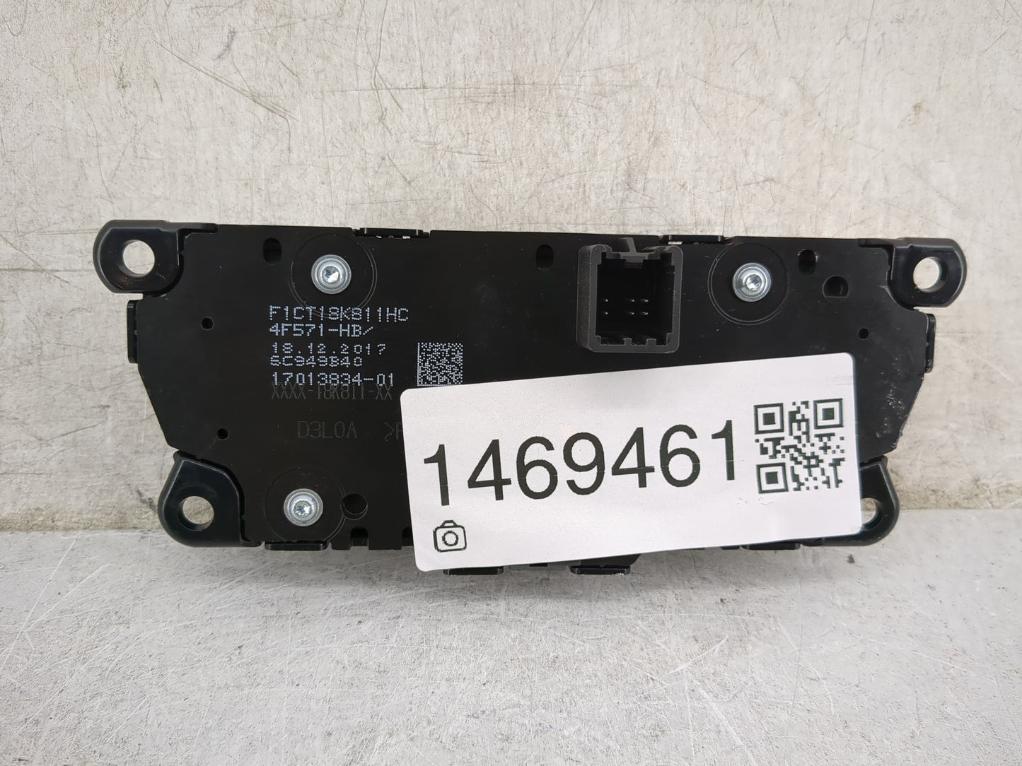 2017-2019 Ford Escape Radio Control Panel 1469461 - Oemusedautoparts1.com