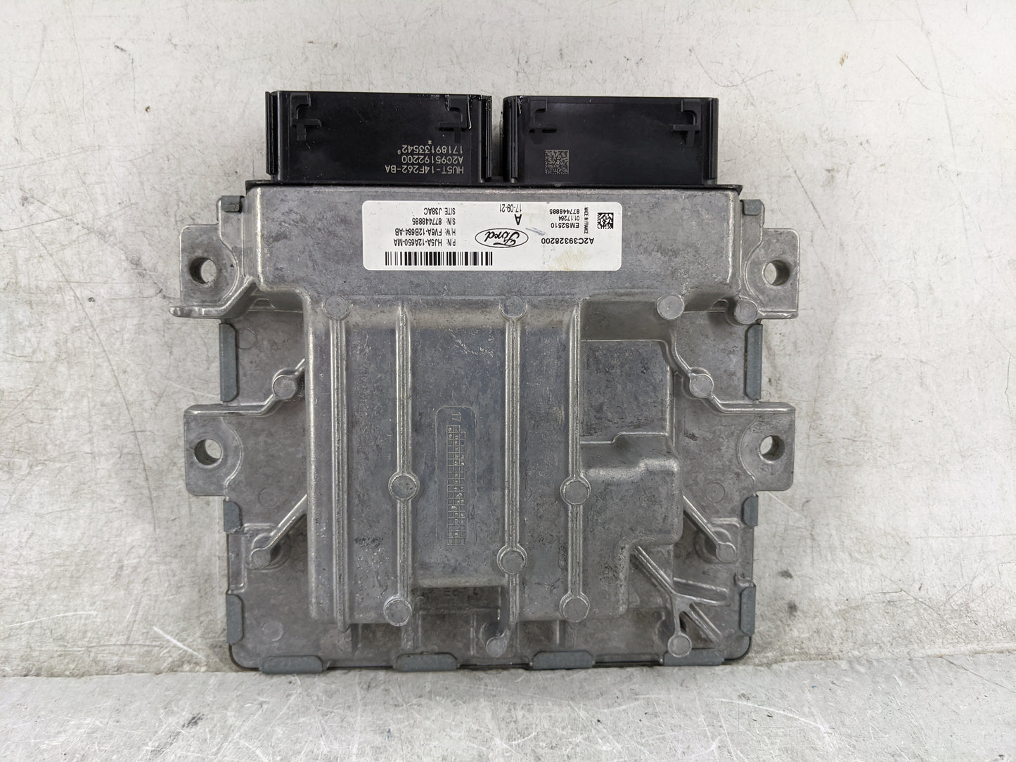 2017-2019 Ford Escape PCM Engine Control Computer ECU ECM PCU OEM P/N:HJ5A-12A650-MA FV6A-12B684-AB Fits Fits 2017 2018 2019
