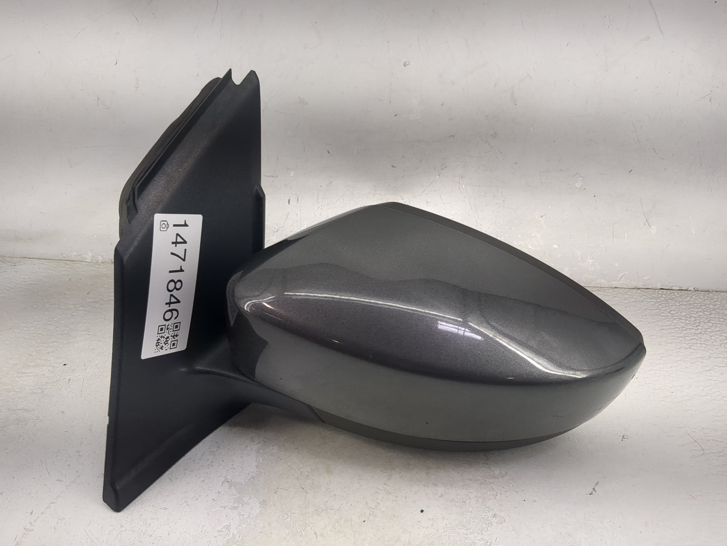 2017-2019 Ford Escape Driver Side View Mirror - Left Door Mirror OEM Used - Oemusedautoparts1.com