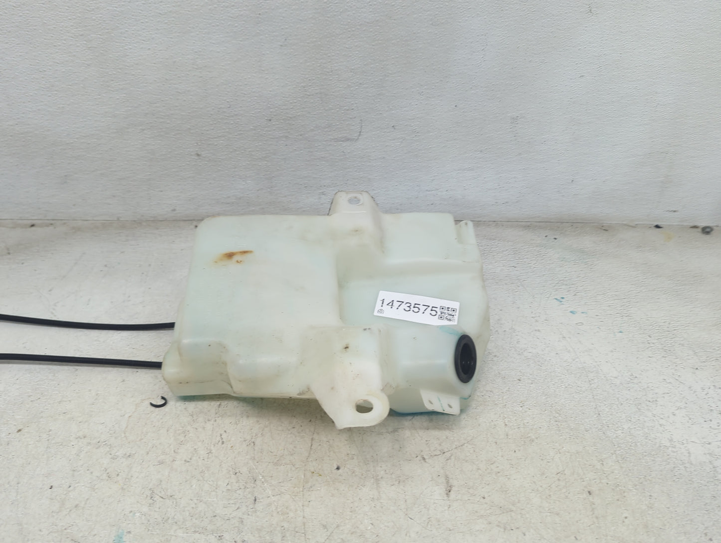 2015-2019 Ford Escape Windshield Washer Fluid Reservoir Bottle Oem 1473575 - Oemusedautoparts1.com