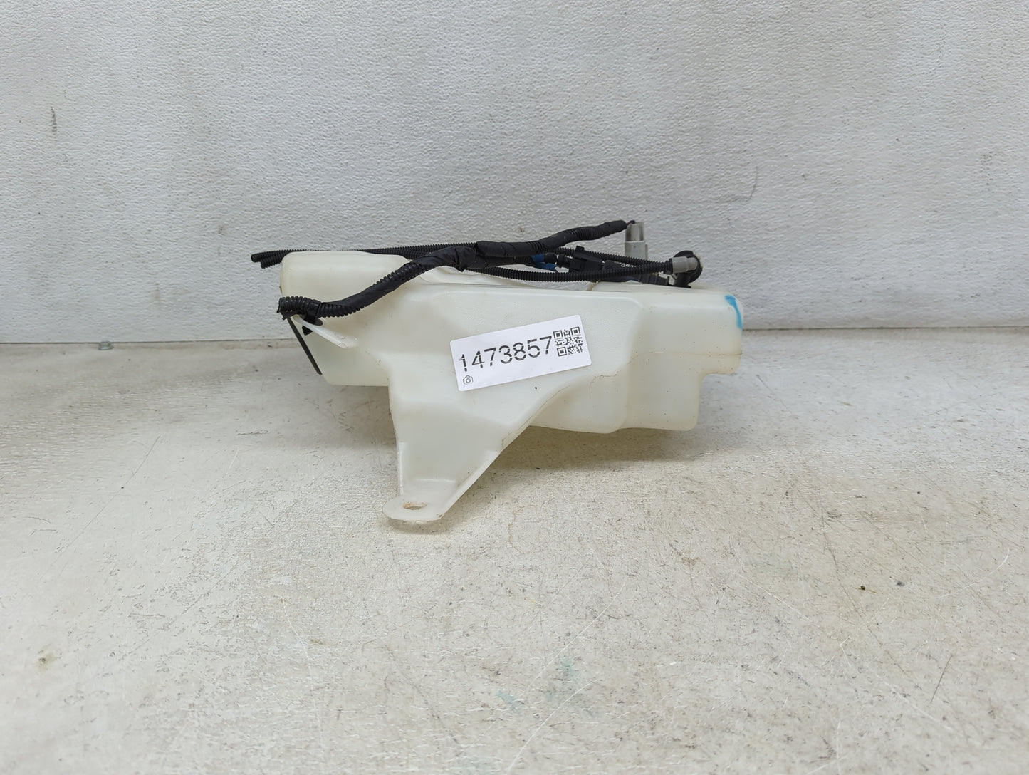 2015-2019 Ford Escape Windshield Washer Fluid Reservoir Bottle Oem 1473857 - Oemusedautoparts1.com