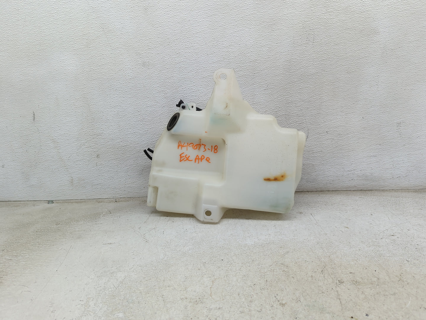 2015-2019 Ford Escape Windshield Washer Fluid Reservoir Bottle Oem 1473857 - Oemusedautoparts1.com