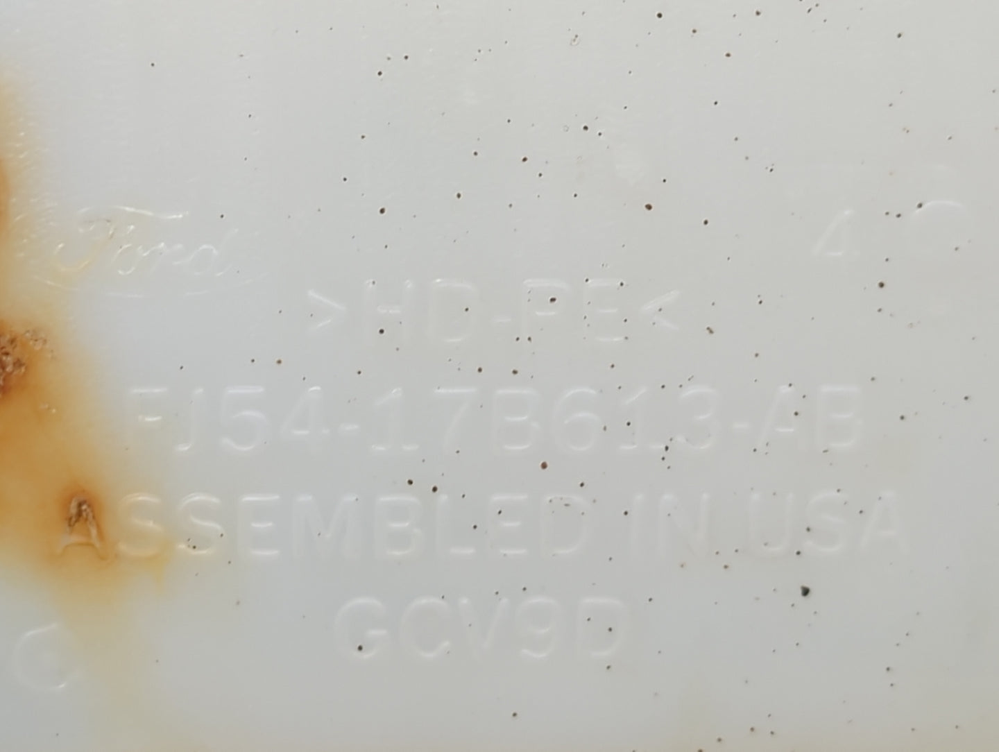 2015-2019 Ford Escape Windshield Washer Fluid Reservoir Bottle Oem 1473857 - Oemusedautoparts1.com