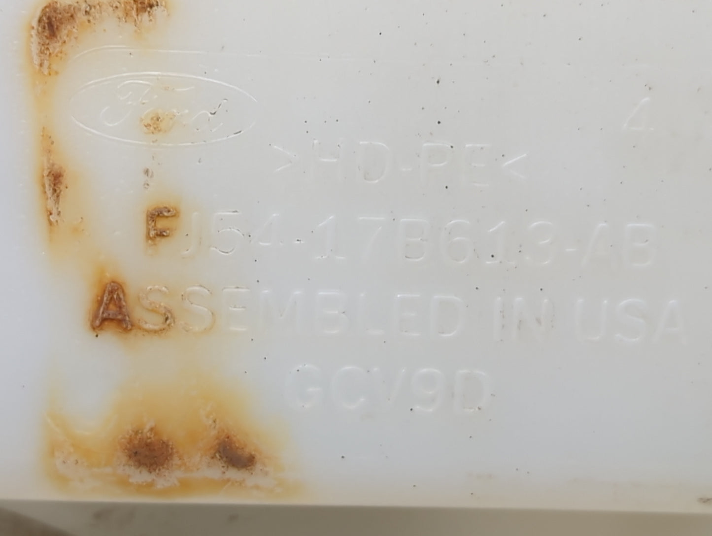 2015-2019 Ford Escape Windshield Washer Fluid Reservoir Bottle Oem 1474039 - Oemusedautoparts1.com