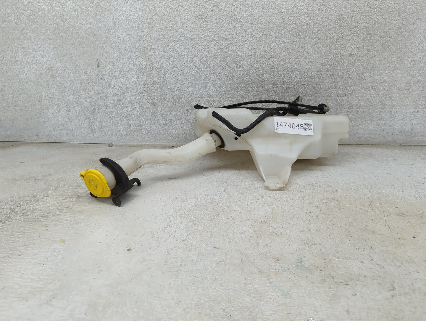 2015-2019 Ford Escape Windshield Washer Fluid Reservoir Bottle Oem 1474048 - Oemusedautoparts1.com
