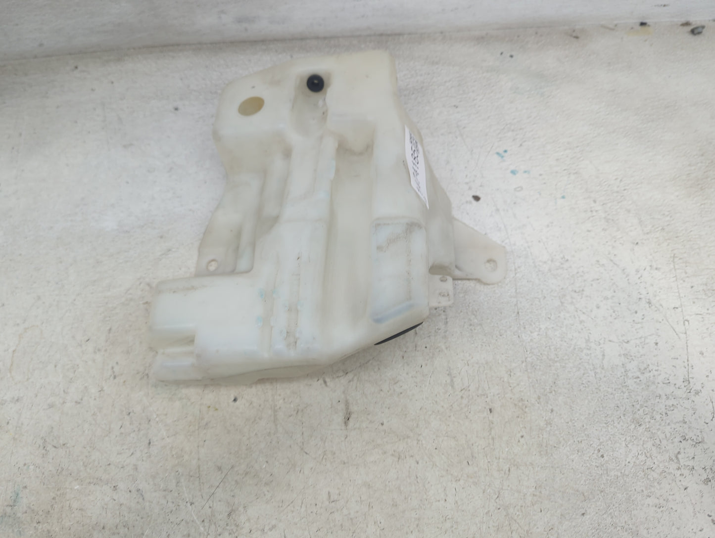 2015-2019 Ford Escape Windshield Washer Fluid Reservoir Bottle Oem 1474185 - Oemusedautoparts1.com
