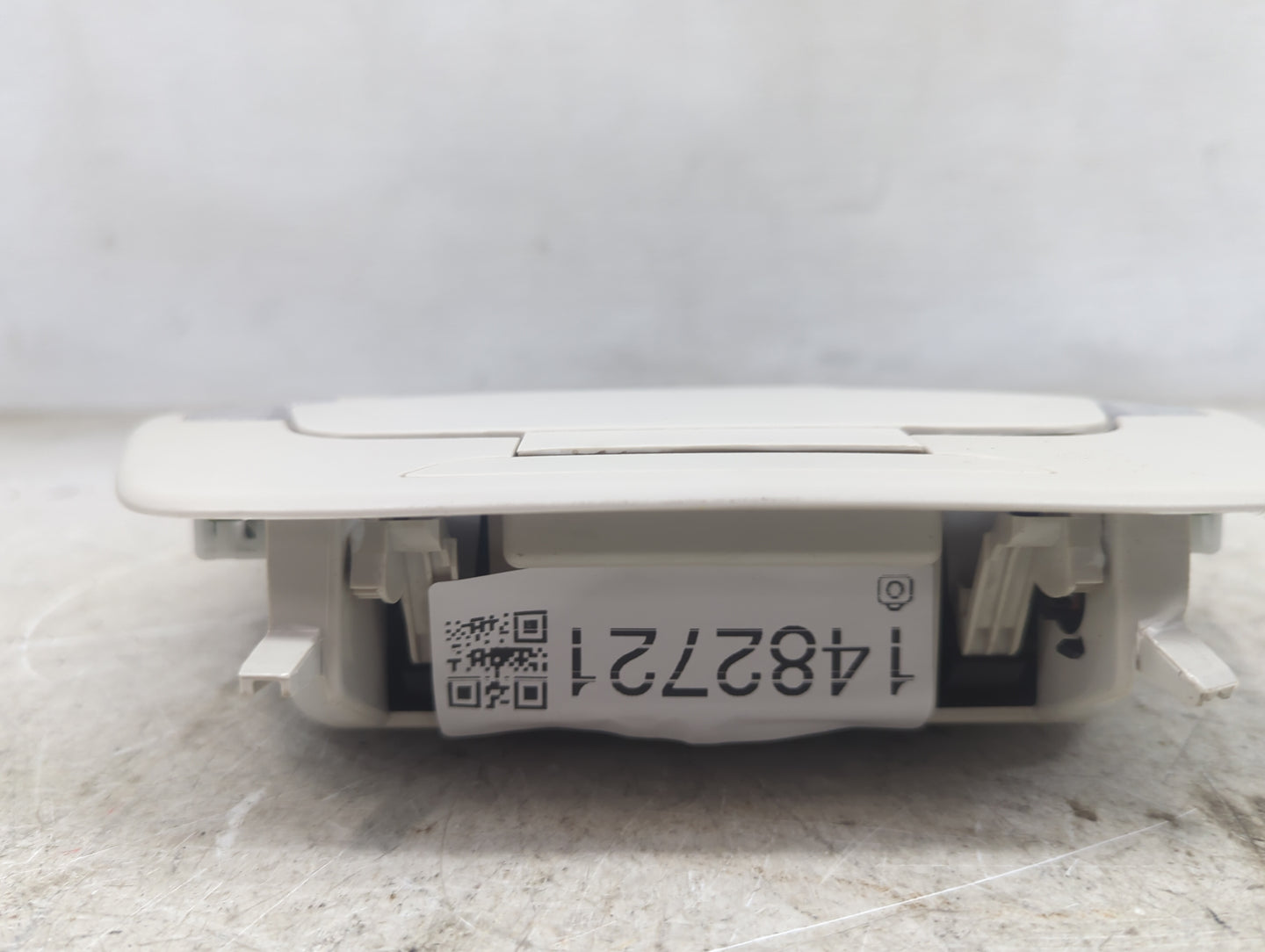 2018 Ford Escape Overhead Roof Console Gray - Oemusedautoparts1.com