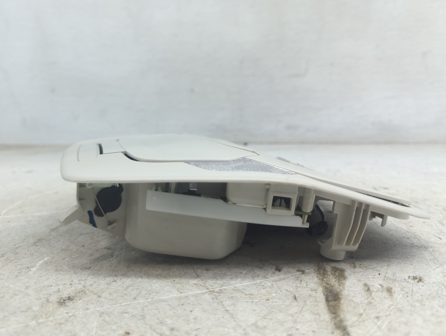 2018 Ford Escape Overhead Roof Console Gray - Oemusedautoparts1.com