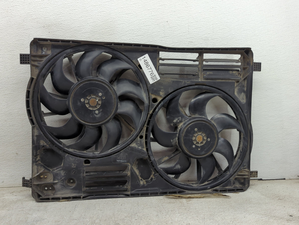 2017-2019 Ford Escape Electric Radiator Cooling Fan Motor Assembly P/N:EJ73-8C607-AG F00HX2G195 Fits Fits 2015 2016 2017 201