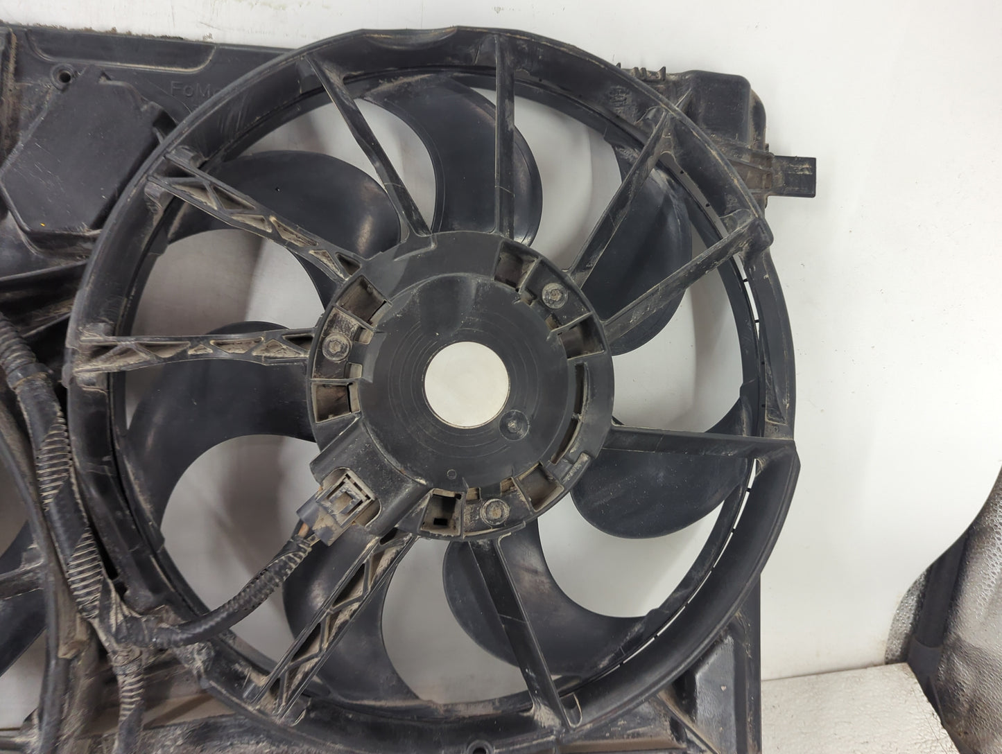2017-2019 Ford Escape Electric Radiator Cooling Fan Motor Assembly P/N:EJ73-8C607-AG F00HX2G195 Fits Fits 2015 2016 2017 201