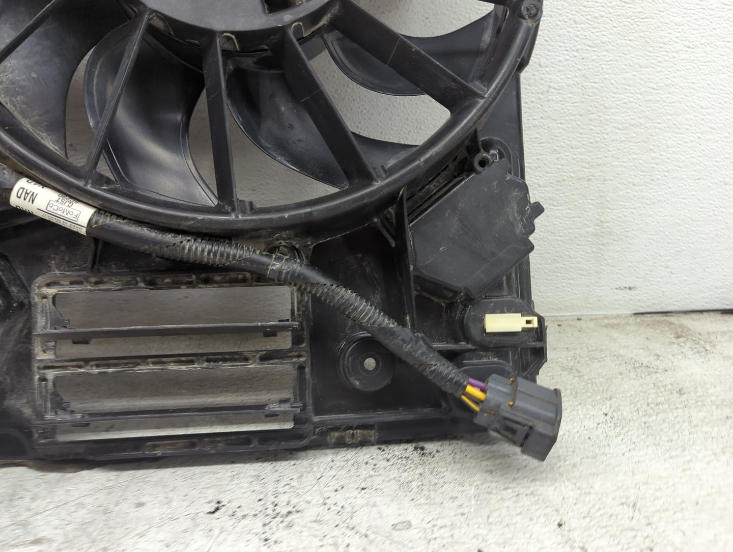 2017-2019 Ford Escape Electric Radiator Cooling Fan Motor Assembly Fits Fits 2015 2016 2017 2018 2019 OEM Used Auto Parts - 