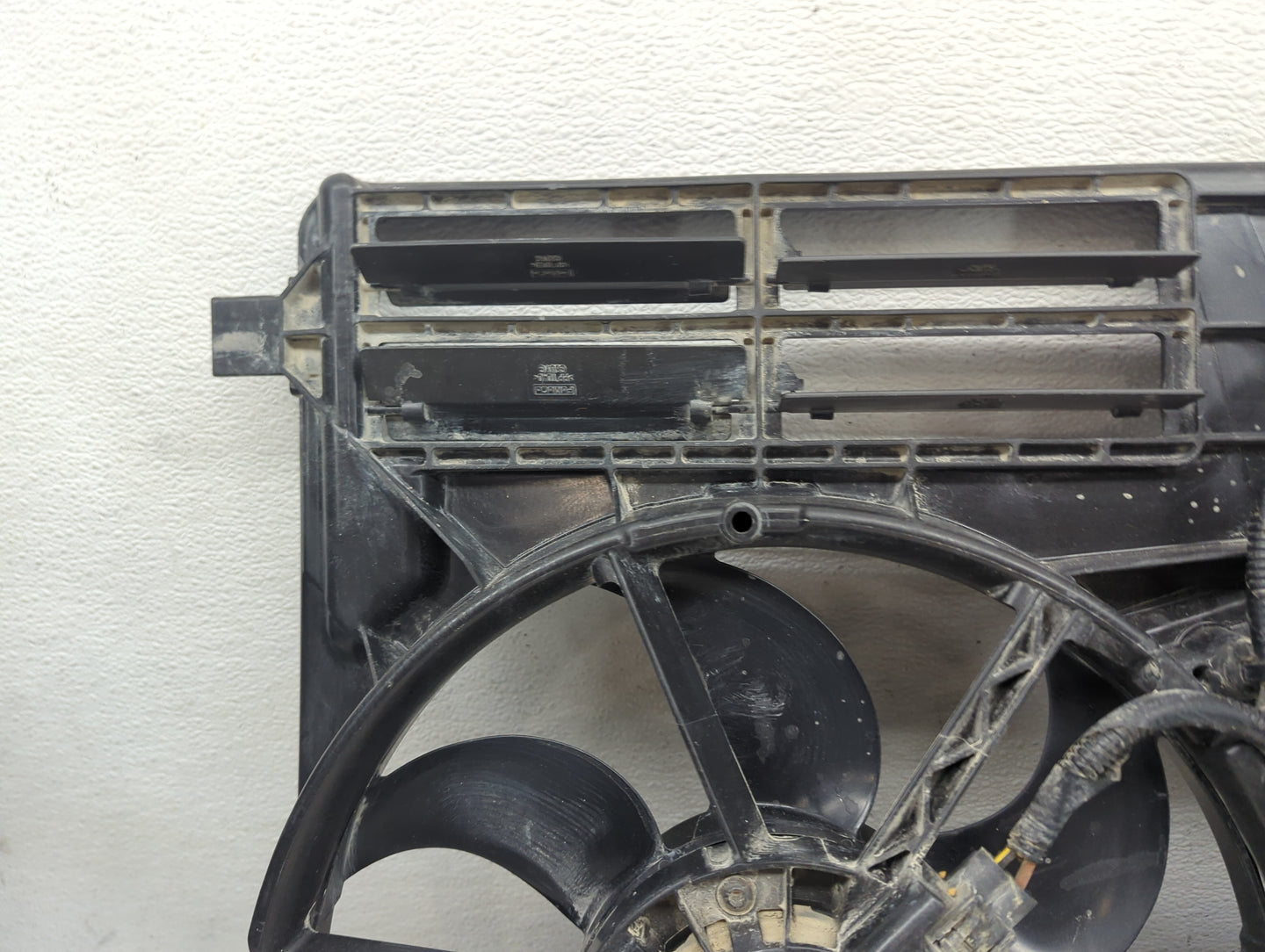 2017-2019 Ford Escape Electric Radiator Cooling Fan Motor Assembly Fits Fits 2015 2016 2017 2018 2019 OEM Used Auto Parts - 
