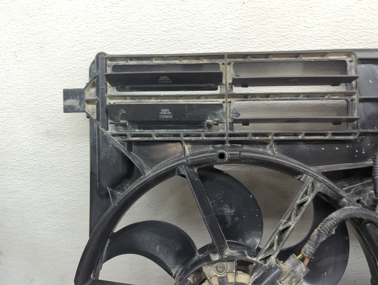 2017-2019 Ford Escape Electric Radiator Cooling Fan Motor Assembly Fits Fits 2015 2016 2017 2018 2019 OEM Used Auto Parts - 