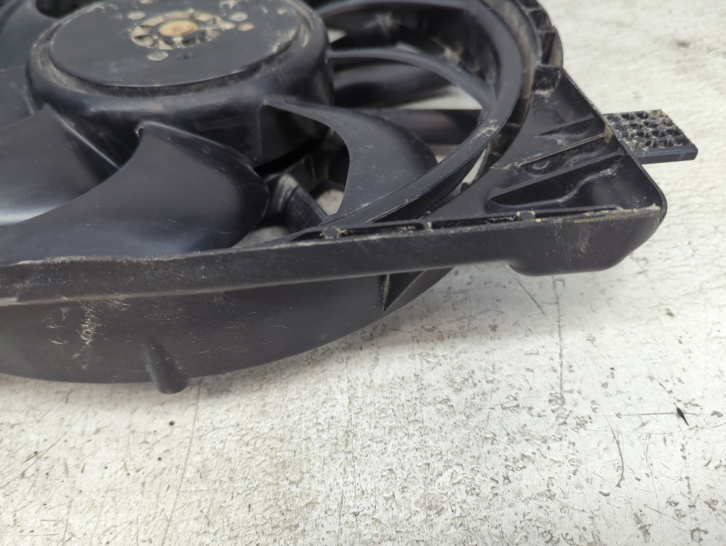 2017-2019 Ford Escape Electric Radiator Cooling Fan Motor Assembly Fits Fits 2015 2016 2017 2018 2019 OEM Used Auto Parts - 