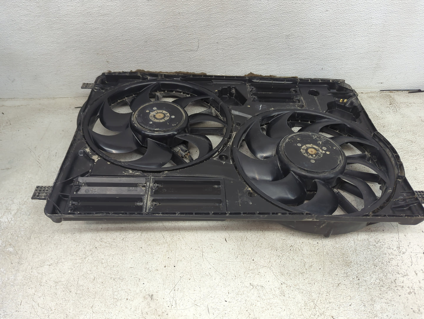2017-2019 Ford Escape Electric Radiator Cooling Fan Motor Assembly Fits Fits 2015 2016 2017 2018 2019 OEM Used Auto Parts - 