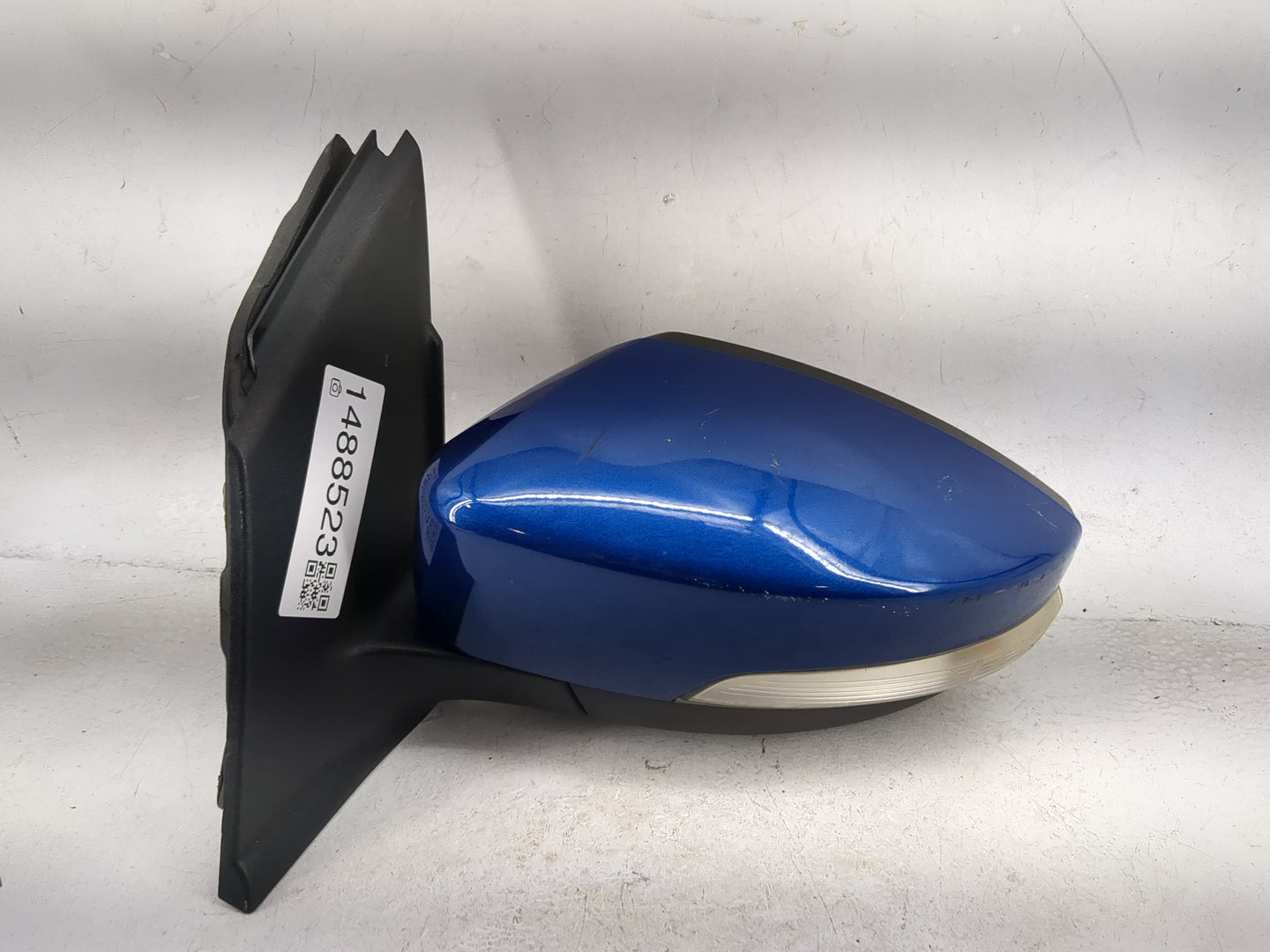 2017-2019 Ford Escape Driver Side View Mirror - Left Door Mirror OEM Used - Oemusedautoparts1.com