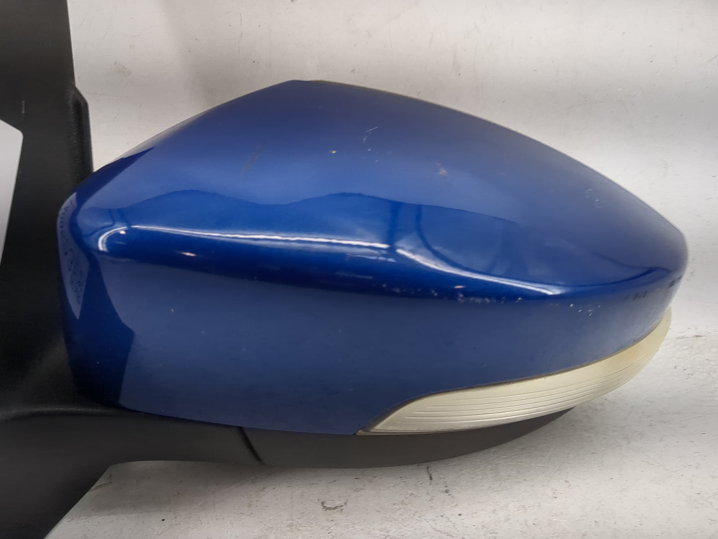 2017-2019 Ford Escape Driver Side View Mirror - Left Door Mirror OEM Used - Oemusedautoparts1.com