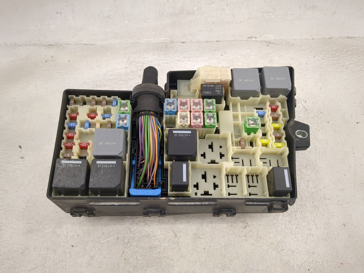 2018 Ford Escape Fusebox Fuse Box Panel Relay Module P/N:GJ7T-14A076-BA 8U2T-14B192-BA Fits OEM Used Auto Parts - Oemusedaut