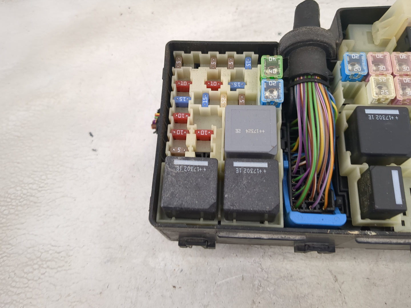 2018 Ford Escape Fusebox Fuse Box Panel Relay Module P/N:GJ7T-14A076-BA 8U2T-14B192-BA Fits OEM Used Auto Parts - Oemusedaut