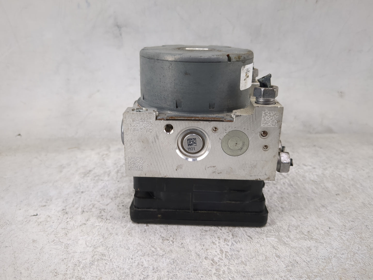 2017-2019 Ford Escape ABS Pump Control Module Replacement P/N:GV61-2C405-CJ Fits Fits 2017 2018 2019 OEM Used Auto Parts - O