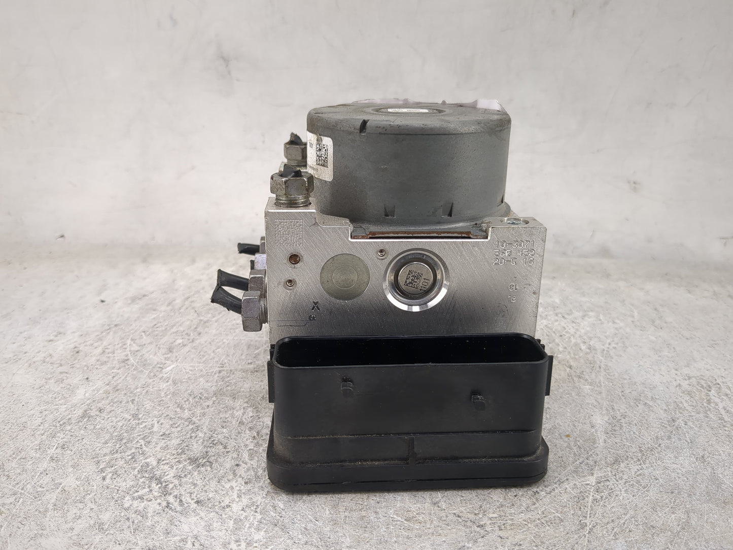 2017-2019 Ford Escape ABS Pump Control Module Replacement P/N:GV61-2C405-CJ Fits Fits 2017 2018 2019 OEM Used Auto Parts - O