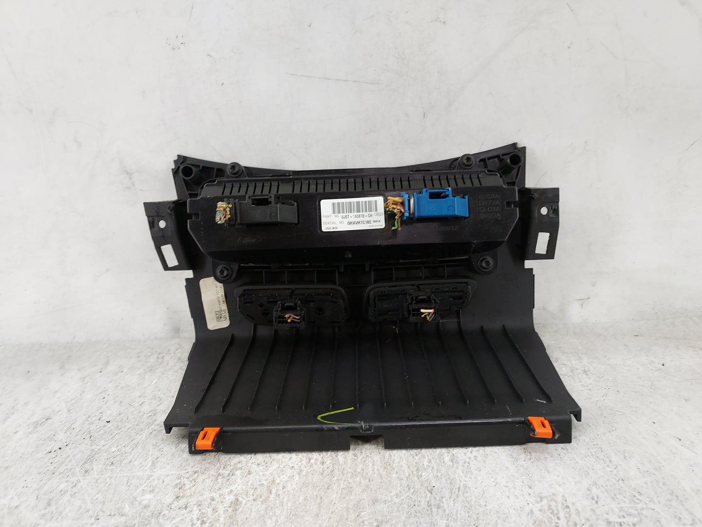 2017-2019 Ford Escape Climate Control Module Temperature AC/Heater Replacement P/N:GJ5T-18C612-CH GHAVH7C18E Fits OEM Used A
