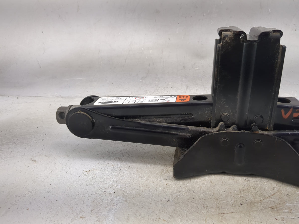 2018 Ford Escape Spare Scissor Car Jack 1512530 - Oemusedautoparts1.com