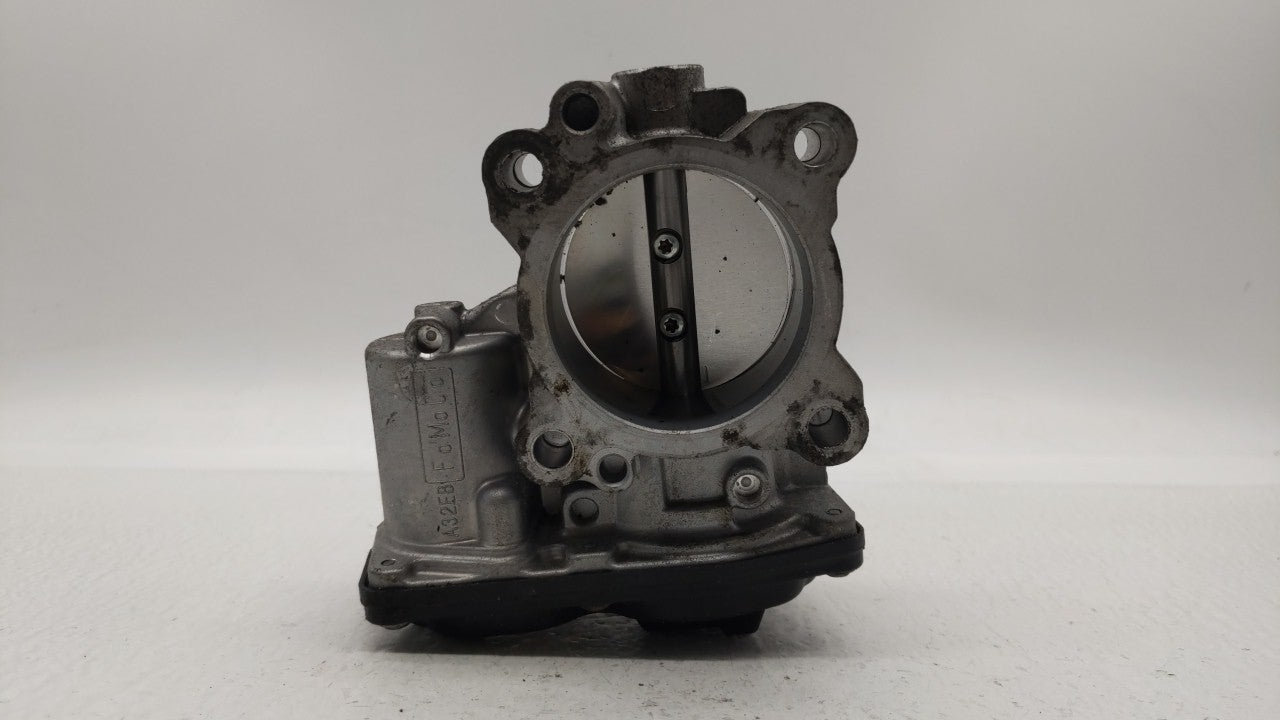 2017-2019 Ford Escape Throttle Body P/N:DS7G-9E991-BB DS7G-9F991-CA Fits Fits 2014 2015 2016 2017 2018 2019 OEM Used Auto Pa