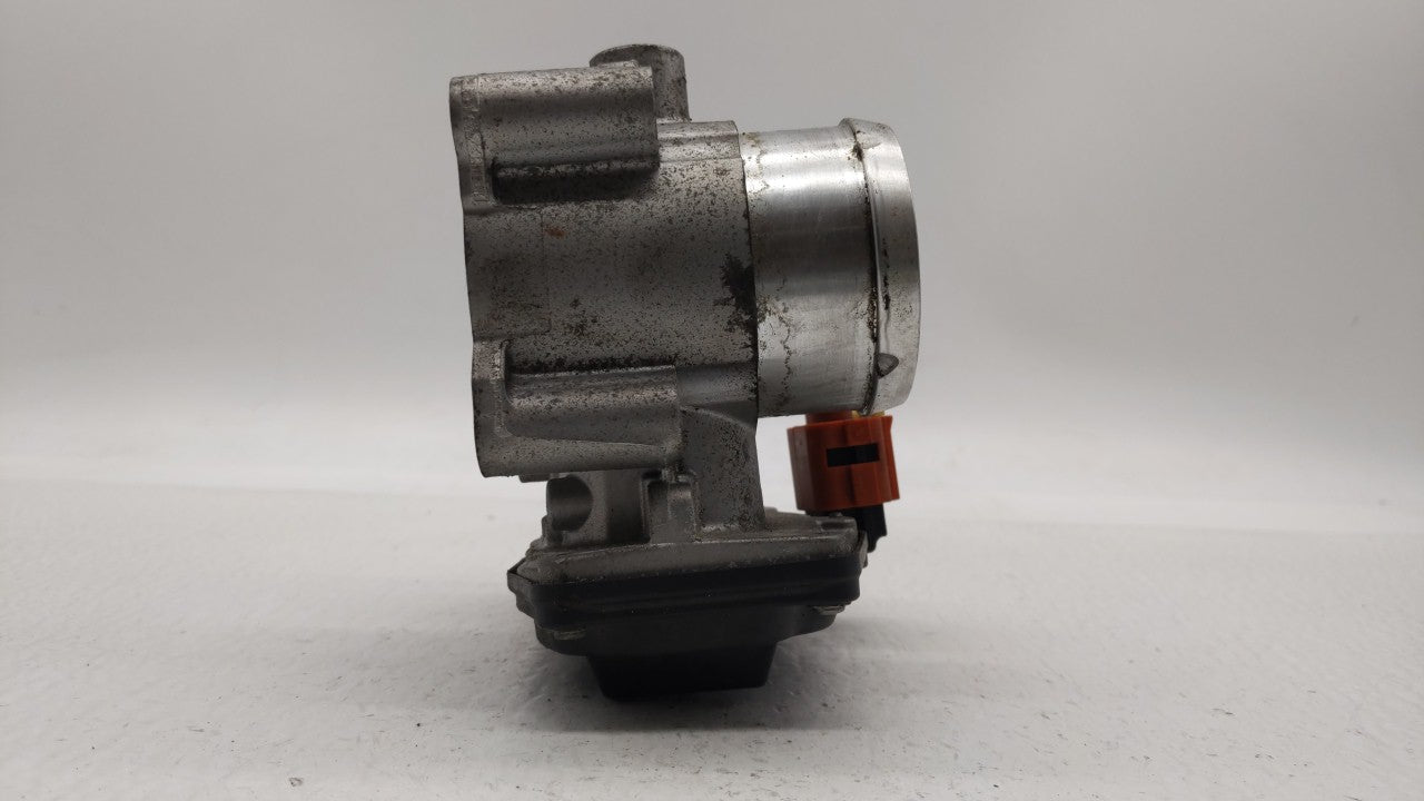 2017-2019 Ford Escape Throttle Body P/N:DS7G-9E991-BB DS7G-9F991-CA Fits Fits 2014 2015 2016 2017 2018 2019 OEM Used Auto Pa