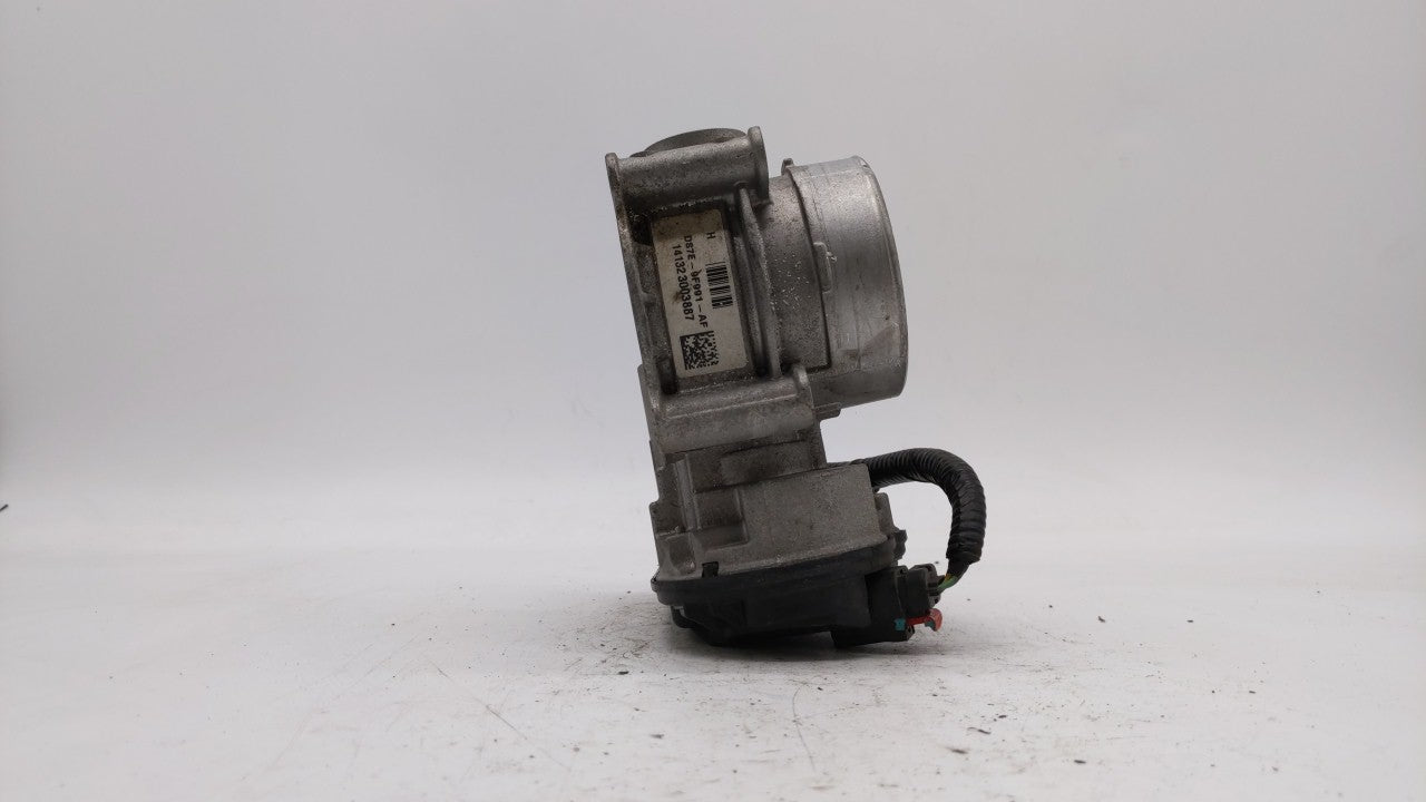 2013-2019 Ford Escape Throttle Body P/N:DS7E-9F991-AK DS7E-9F991-AD Fits Fits 2013 2014 2015 2016 2017 2018 2019 2020 OEM Us