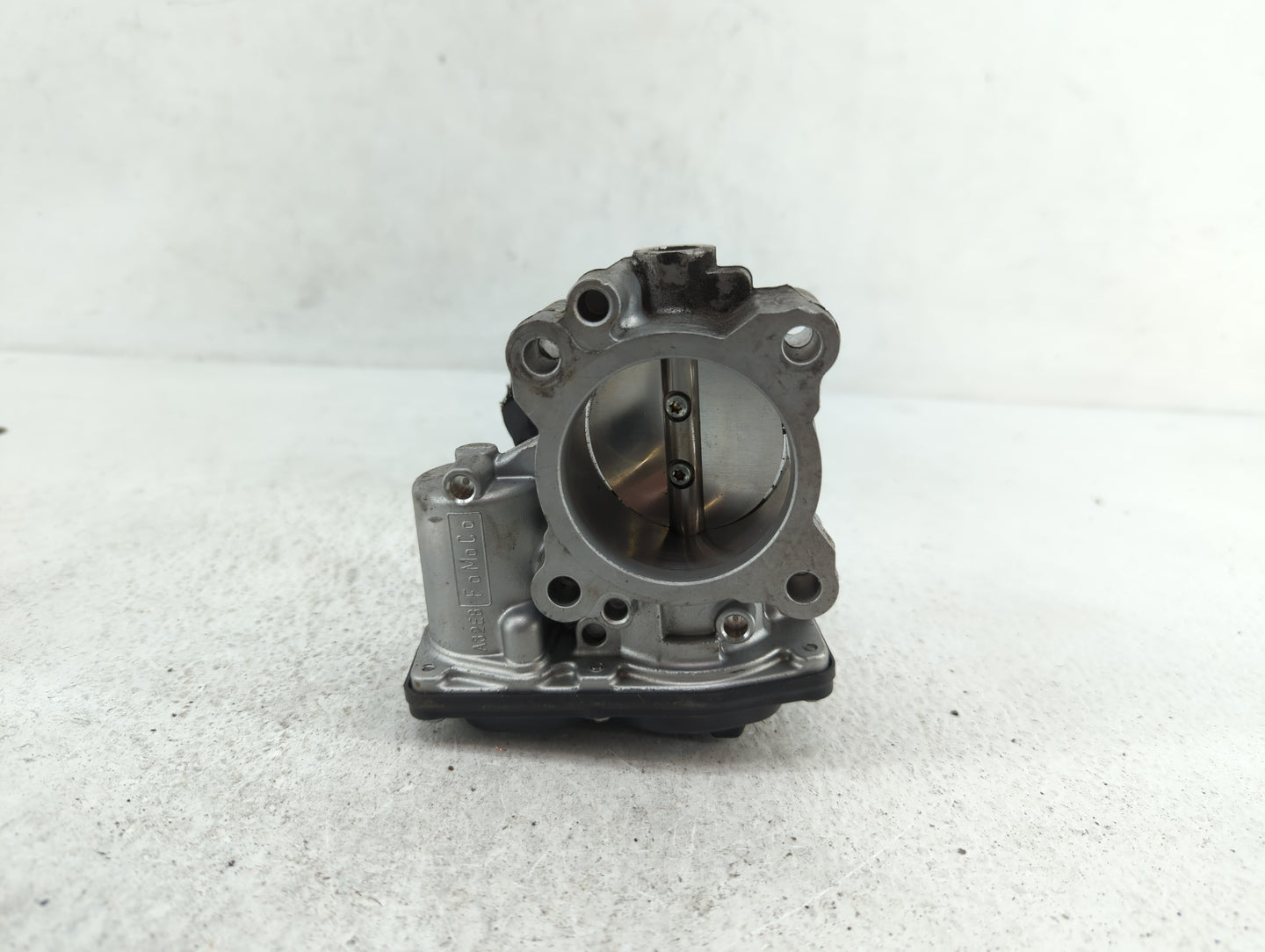 2017-2019 Ford Escape Throttle Body P/N:B18 205 4613 DS7G-9F991-CA Fits Fits 2014 2015 2016 2017 2018 2019 OEM Used Auto Par
