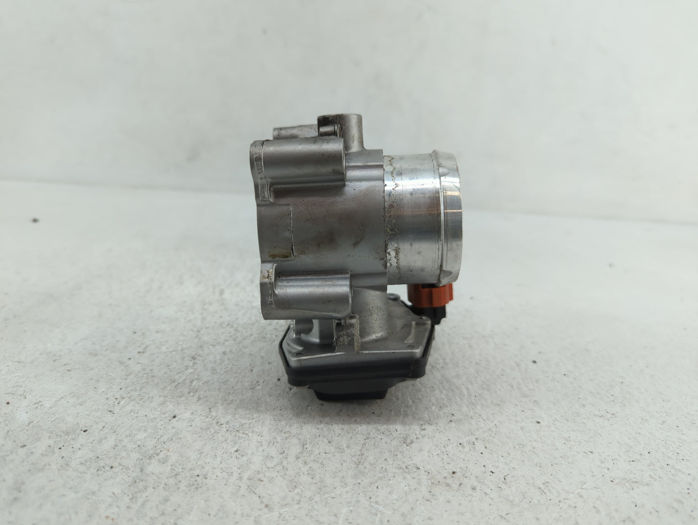 2017-2019 Ford Escape Throttle Body P/N:B18 205 4613 DS7G-9F991-CA Fits Fits 2014 2015 2016 2017 2018 2019 OEM Used Auto Par